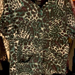 Premiere by Healing hands scrub top very cute design. (Fits like 2x) NWOT